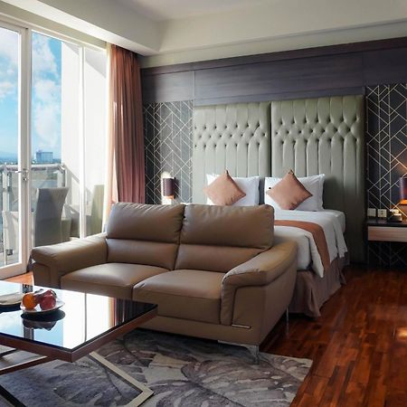 Crystal Lotus Hotel Джокьякарта Экстерьер фото