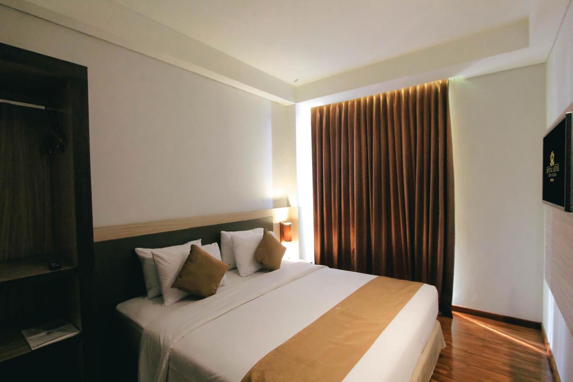 Crystal Lotus Hotel Джокьякарта Экстерьер фото