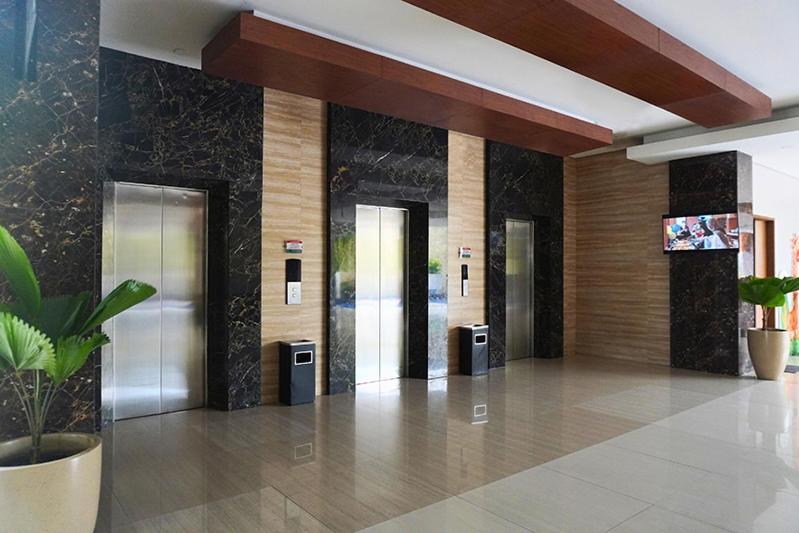 Crystal Lotus Hotel Джокьякарта Экстерьер фото