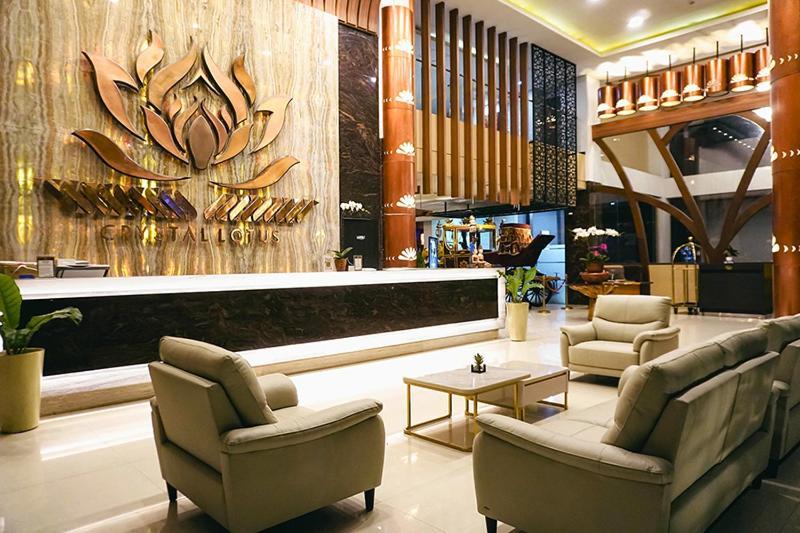 Crystal Lotus Hotel Джокьякарта Экстерьер фото