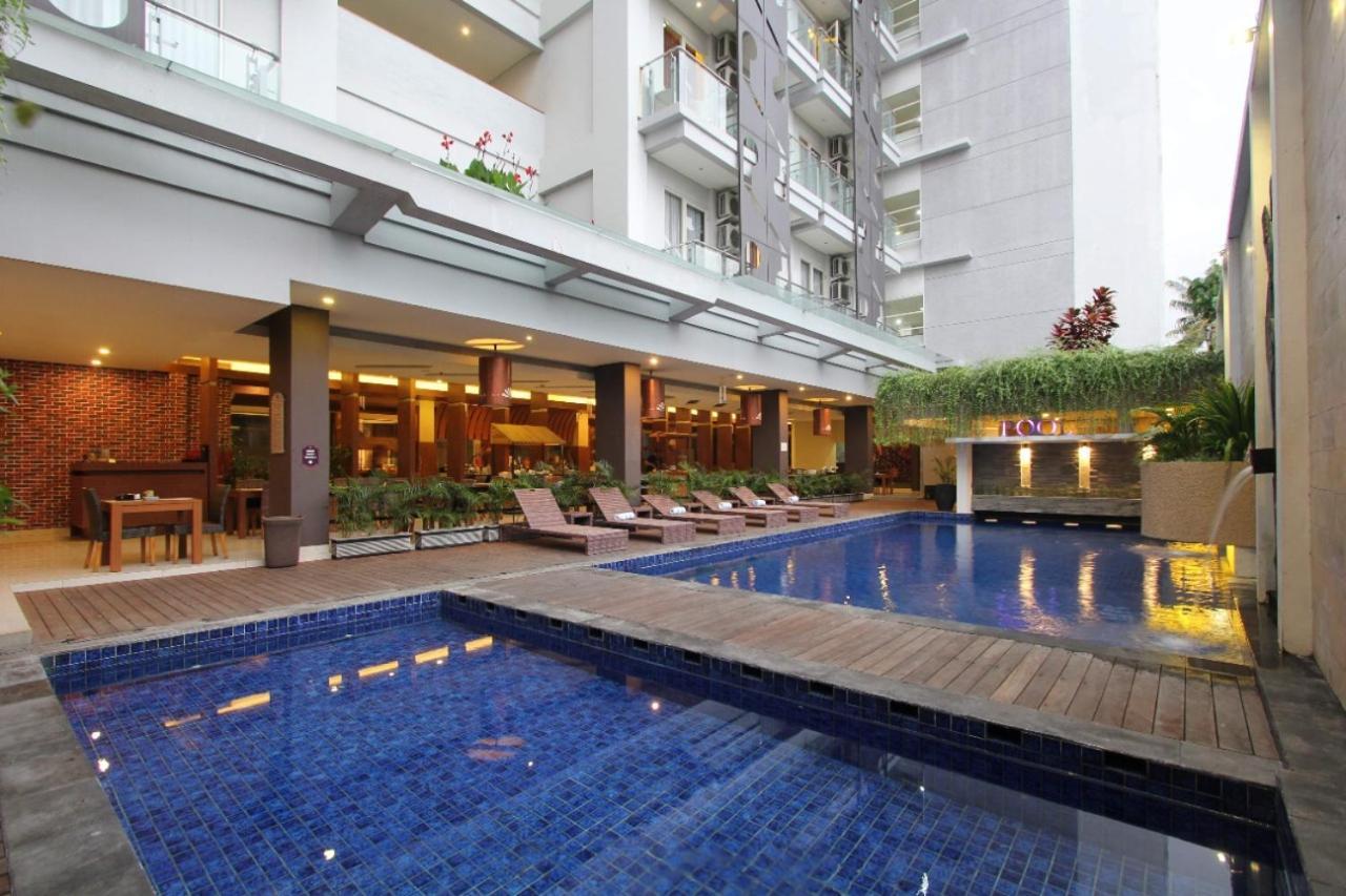 Crystal Lotus Hotel Джокьякарта Экстерьер фото